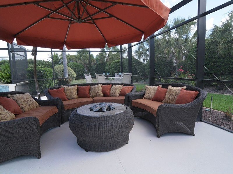 Outdoor furniture in Tuscan colors